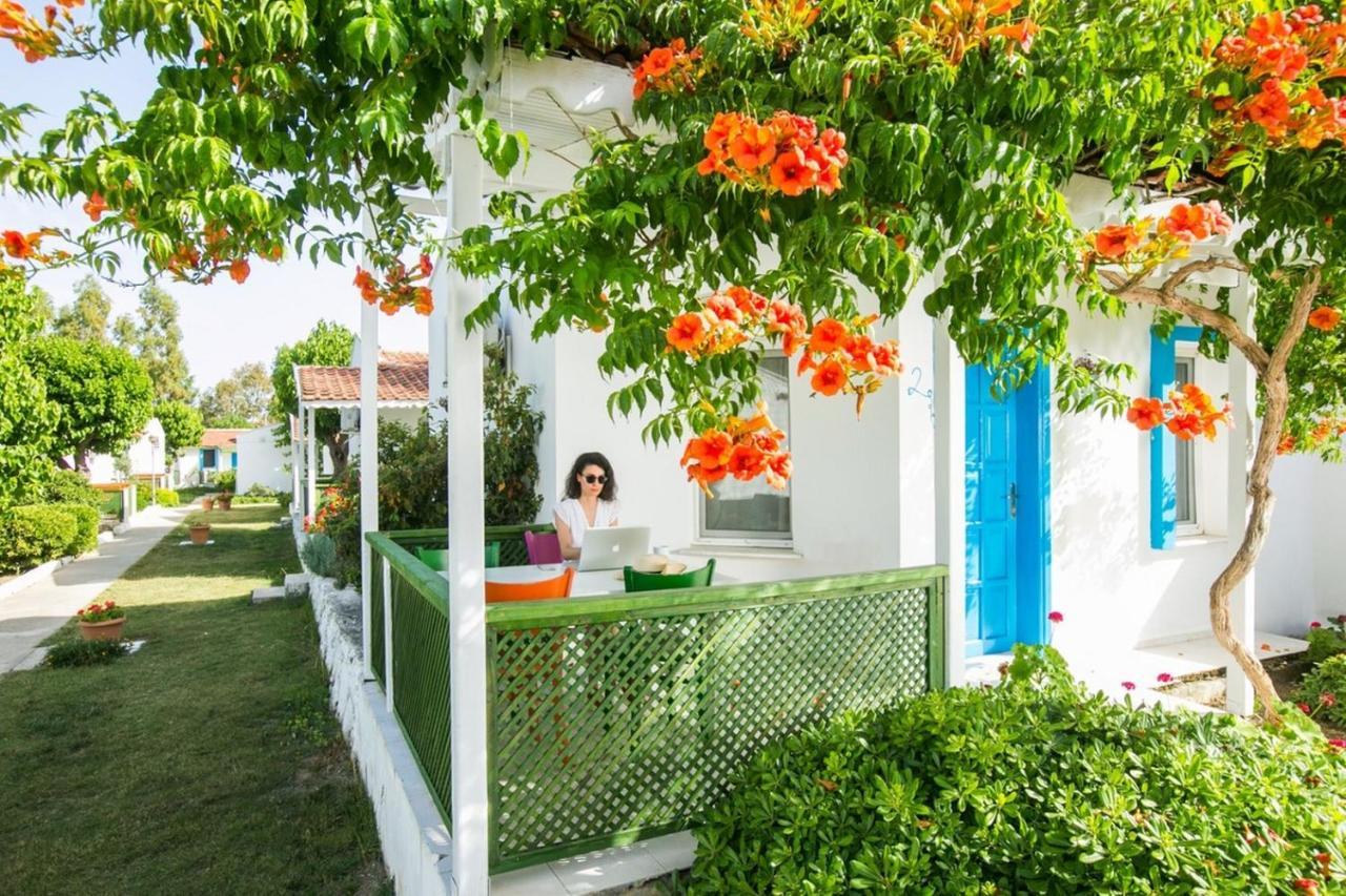 Hotel Teos Ormanci Tatil Koyu Seferihisar Esterno foto